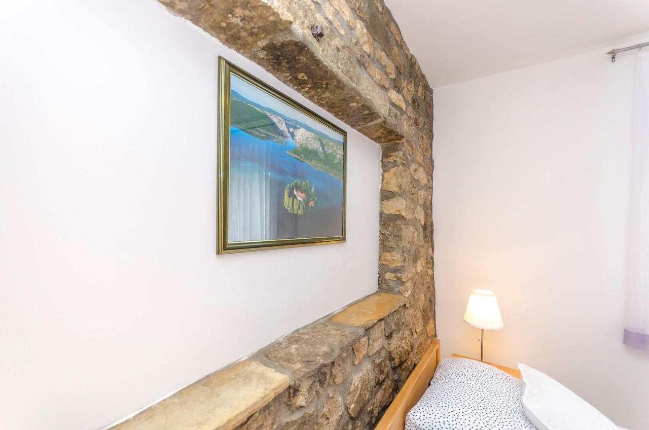 Apartment Luka Rupe エクステリア 写真