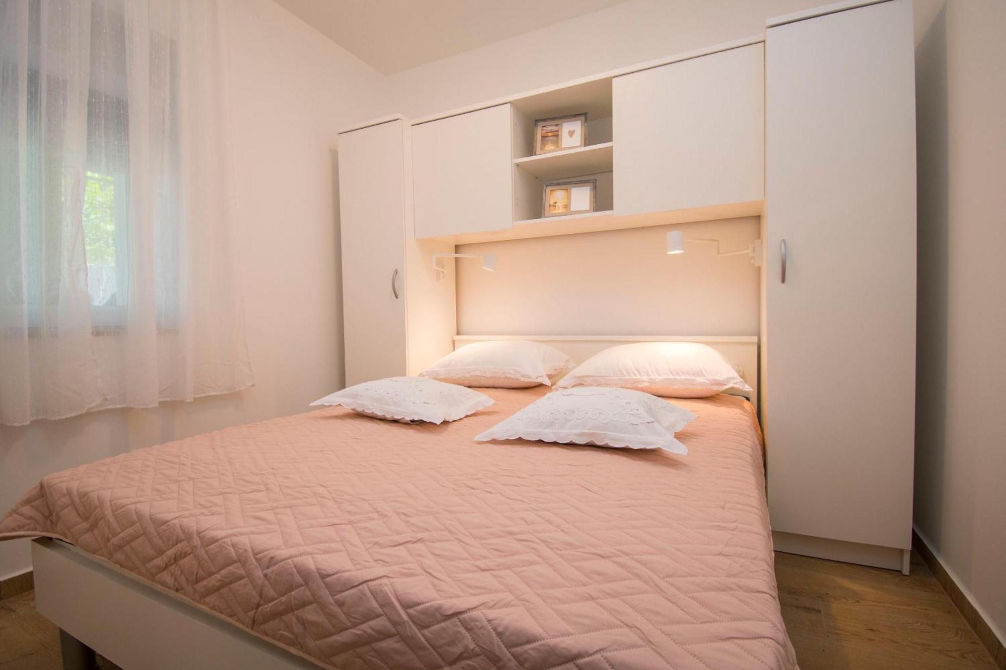Apartment Luka Rupe エクステリア 写真